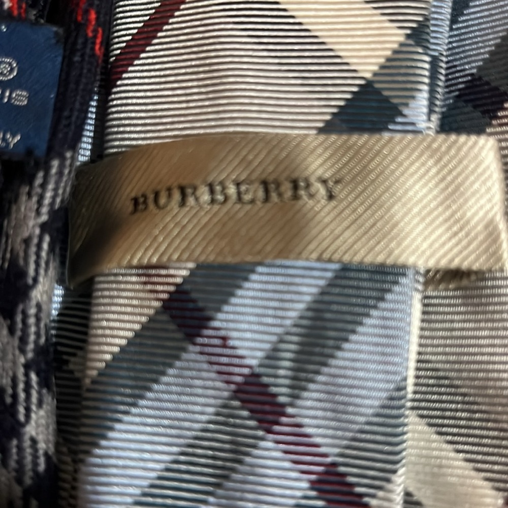 Burberry - Picture 5 of 6